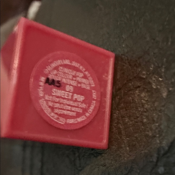 Clinique Sweet Pop Lipstick - Picture 2 of 2